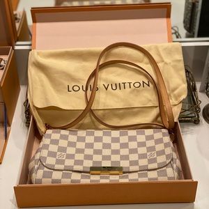 Authentic Louis Vuitton FAVORITE MM Cross Body